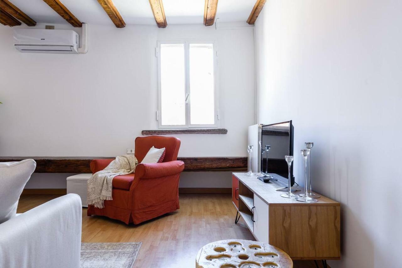 Altido Cozy Apt For 4 Close To Basilica Di Sant'Ambrogio Milánó Kültér fotó